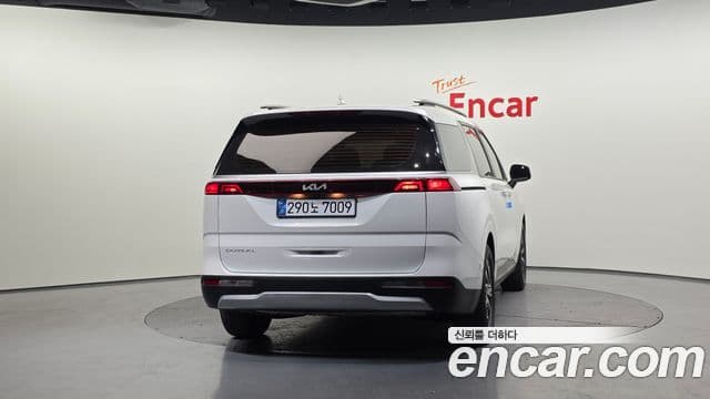 Kia Carnival 2022 — ფოტო 4/20