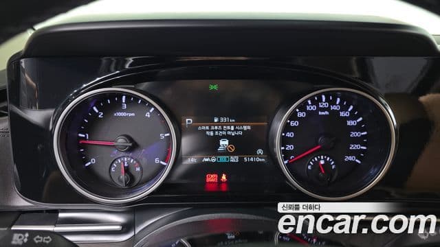 Kia Carnival 2022 — ფოტო 8/20