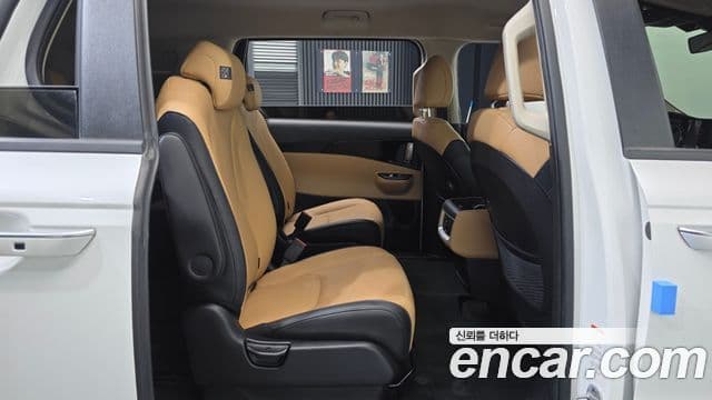 Kia Carnival 2022 — ფოტო 12/20