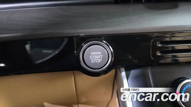 Kia Carnival 2022 — ფოტო 17/20
