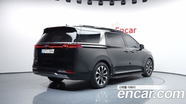 Kia Carnival 2023 — Фото 2/20