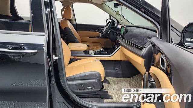 Kia Carnival 2023 — Фото 11/20