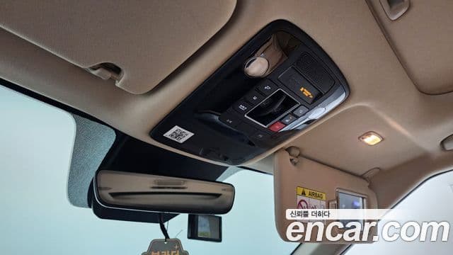 Kia Carnival 2023 — Фото 17/20