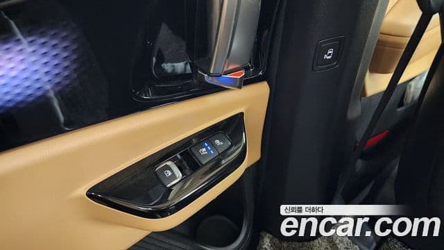 Kia Carnival 2023 — Фото 18/20