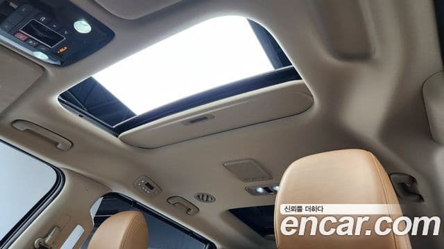 Kia Carnival 2023 — Фото 19/20