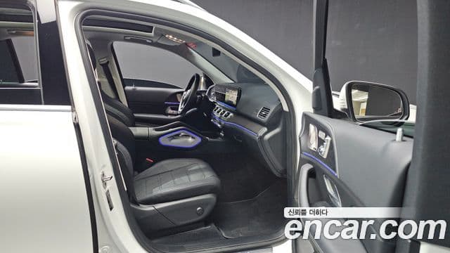 Mercedes-Benz GLE-Class 2025 — ფოტო 16/20