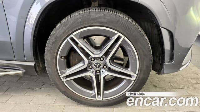 Mercedes-Benz GLS-Class 2022 — Photo 7/20