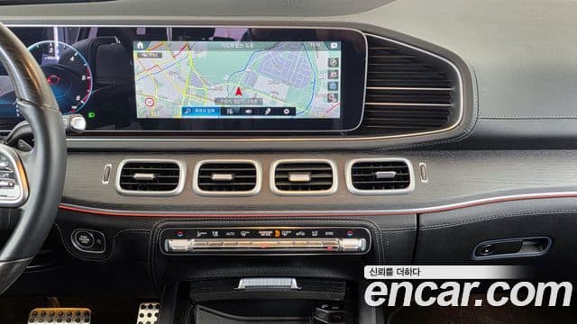Mercedes-Benz GLS-Class 2022 — Photo 2/20
