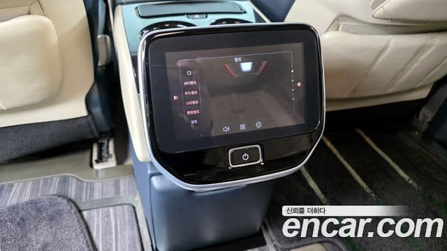 Kia Carnival 2021 — Şəkil 18/20