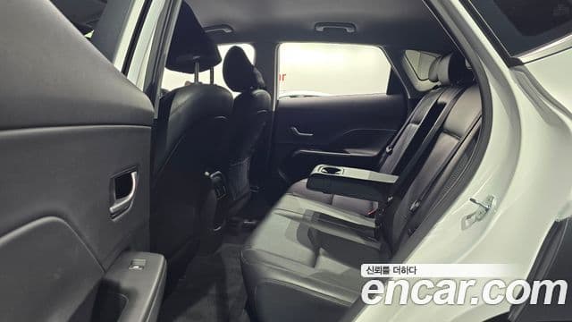 Hyundai Kona Hybrid 2023 — ფოტო 11/20