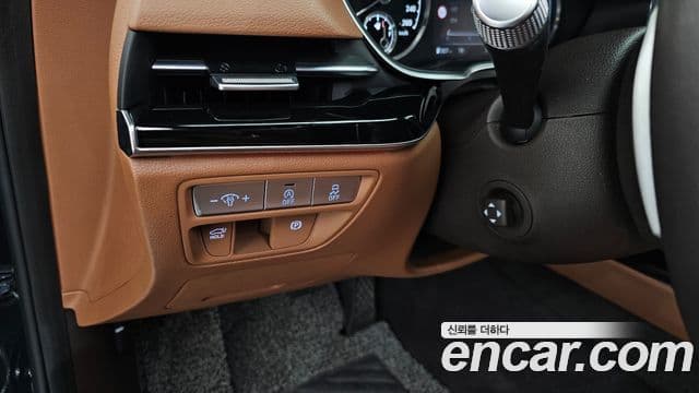 Genesis Electrified G80 2022 — ფოტო 18/20