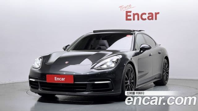 Porsche Panamera 2018 — Photo 25/30