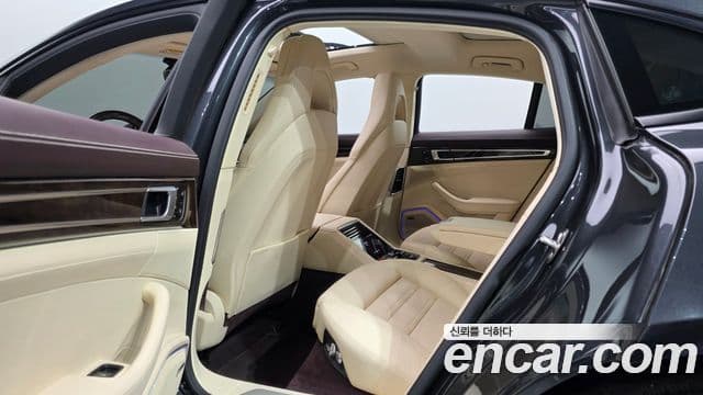 Porsche Panamera 2018 — Şəkil 12/20