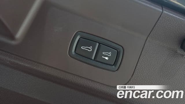 Porsche Panamera 2018 — Şəkil 16/20