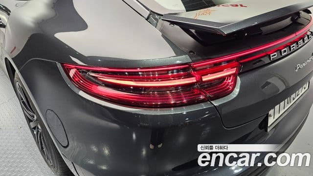 Porsche Panamera 2018 — Photo 19/30