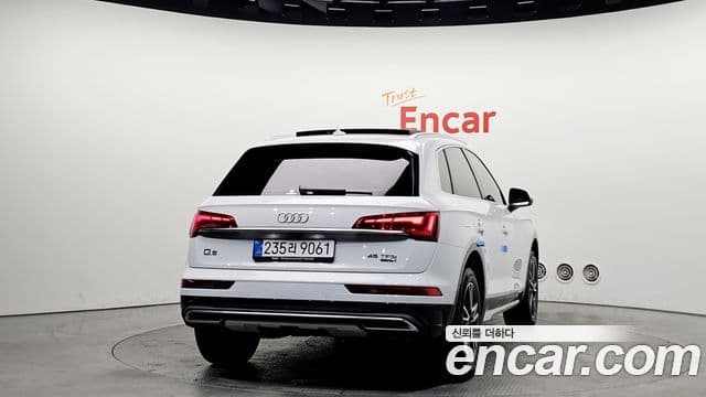 Audi Q5 2022 — Photo 8/20