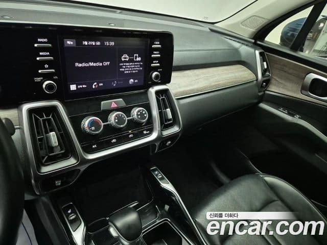 Kia Sorento 2020 — Фото 8/18
