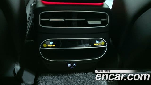 Genesis GV70 2021 — Şəkil 18/20