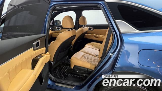 Kia Sorento 2021 — ფოტო 13/20