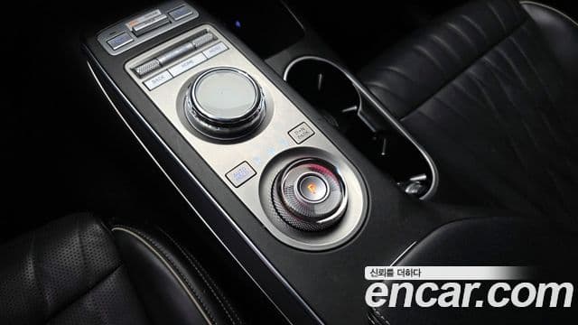Genesis GV70 2021 — ფოტო 9/20