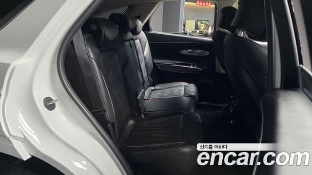 Genesis GV70 2021 — ფოტო 12/20