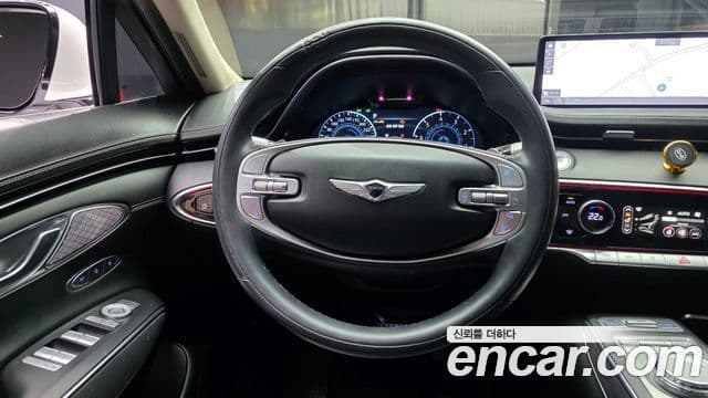 Genesis GV70 2021 — ფოტო 13/20