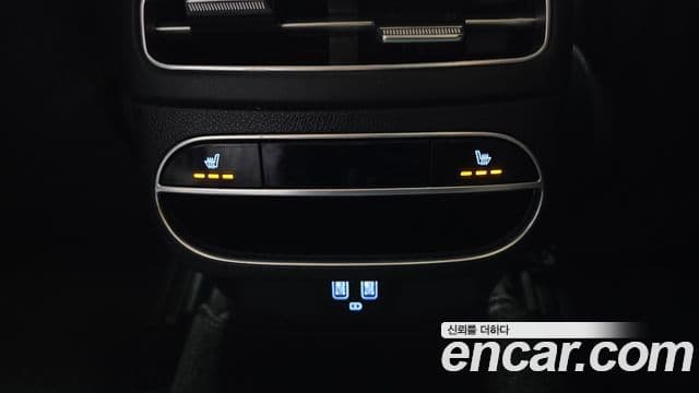 Genesis GV70 2021 — ფოტო 19/20