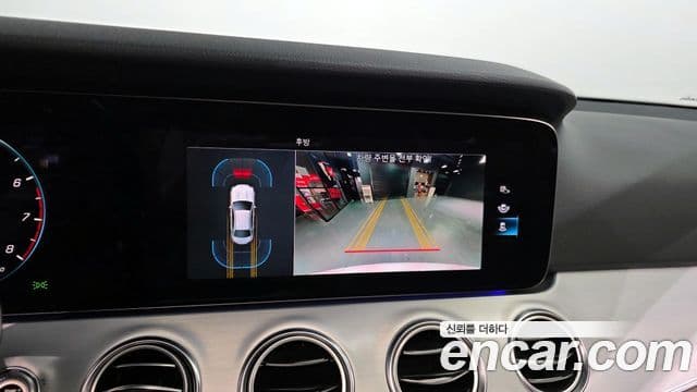 Mercedes-Benz E-Class 2021 — ფოტო 16/20