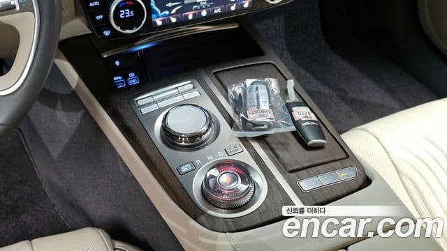 Genesis Electrified G80 2023 — ფოტო 8/20