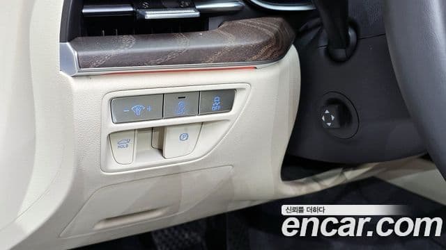 Genesis Electrified G80 2023 — ფოტო 15/20