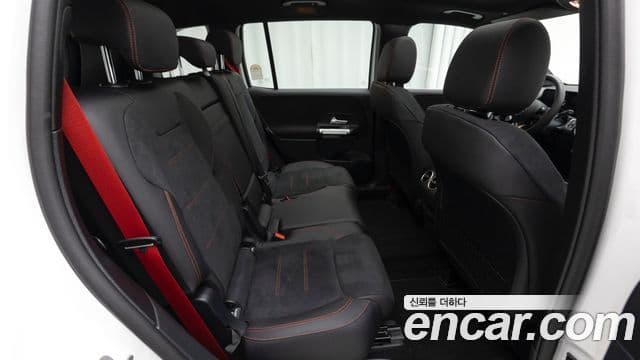 Mercedes-Benz GLB-Class 2025 — ფოტო 9/20