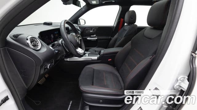 Mercedes-Benz GLB-Class 2025 — ფოტო 14/20
