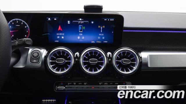 Mercedes-Benz GLB-Class 2025 — ფოტო 16/20