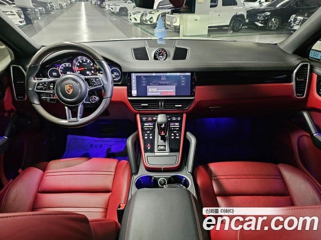 Porsche Cayenne 2020 — Photo 11/19