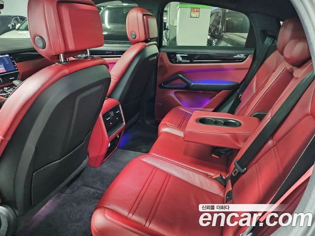 Porsche Cayenne 2020 — Photo 5/19