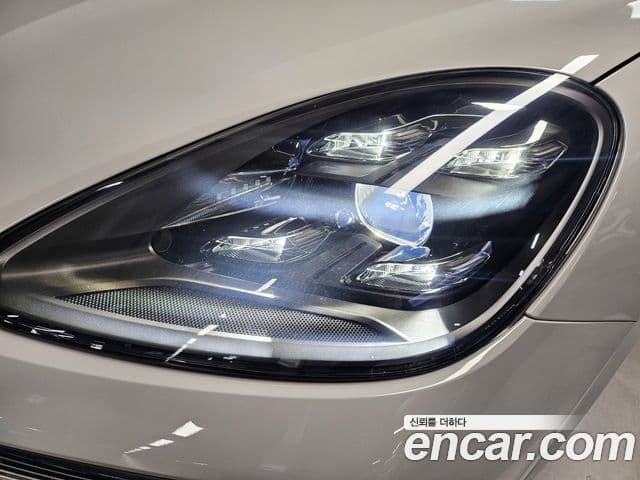 Porsche Cayenne 2020 — Photo 14/19