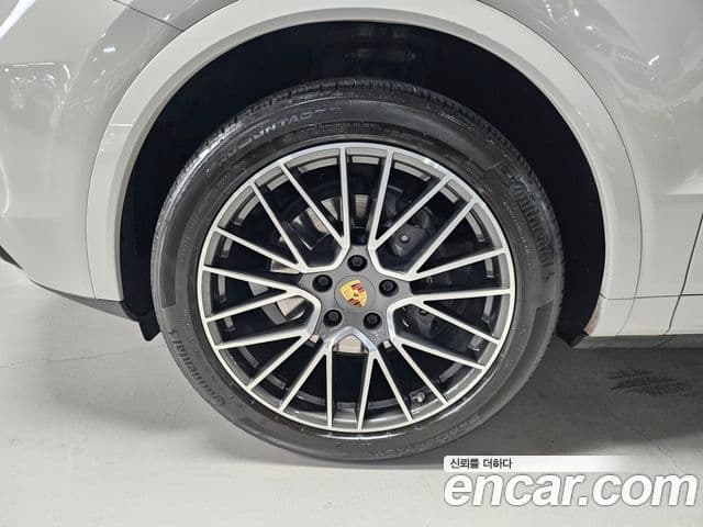 Porsche Cayenne 2020 — Photo 4/19