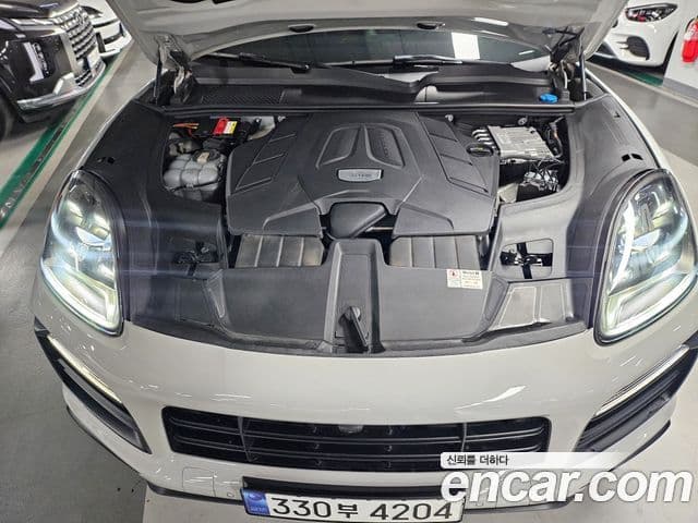 Porsche Cayenne 2020 — Photo 6/19