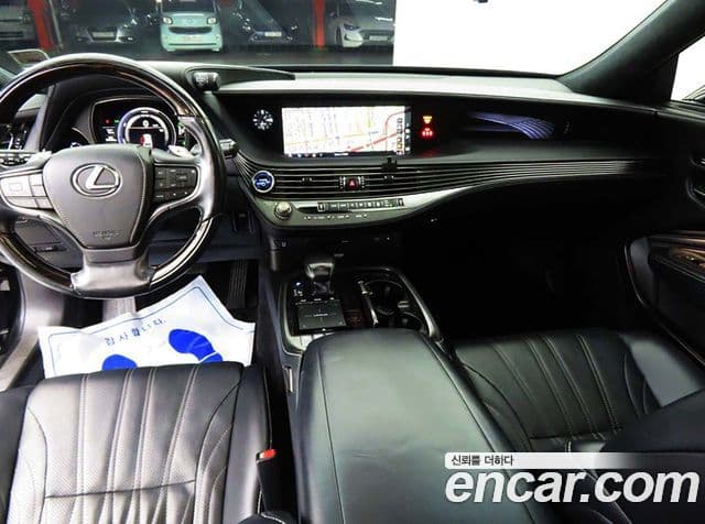 Lexus LS500h 2018 — ფოტო 4/20
