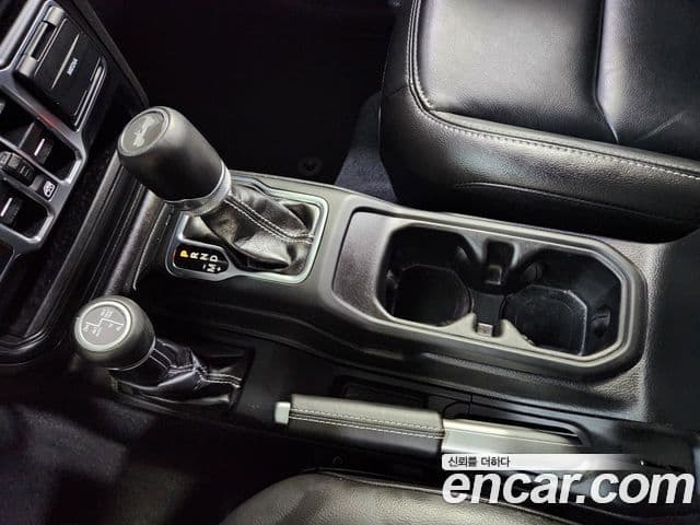 Jeep Wrangler 2022 — ფოტო 12/20