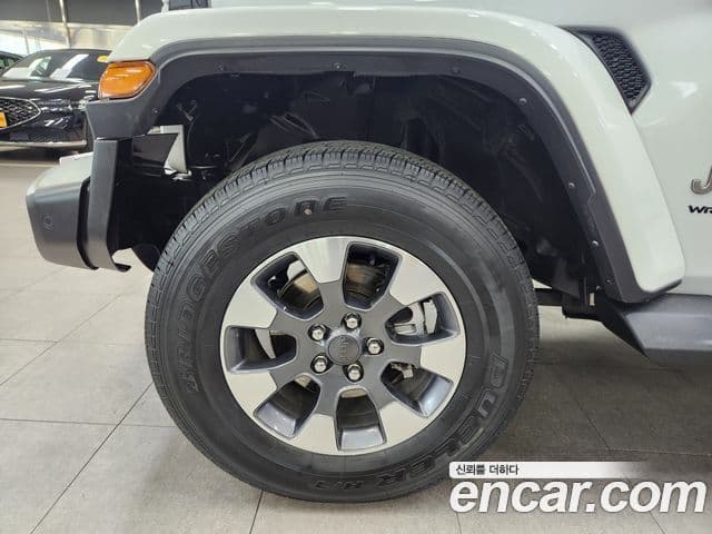 Jeep Wrangler 2022 — фото 20 из 20