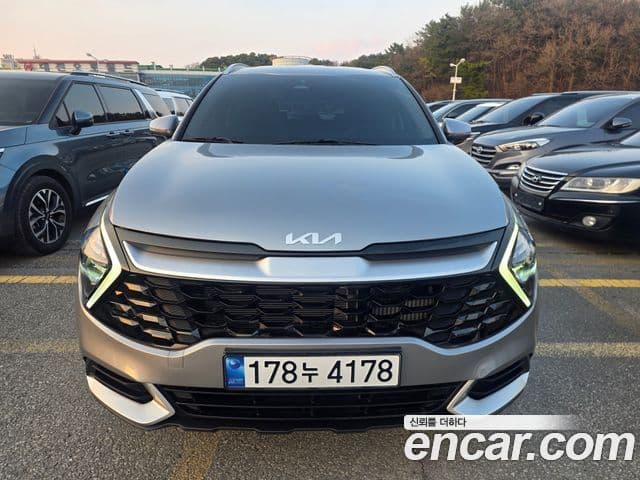Kia Sportage 2022 — ფოტო 2/18