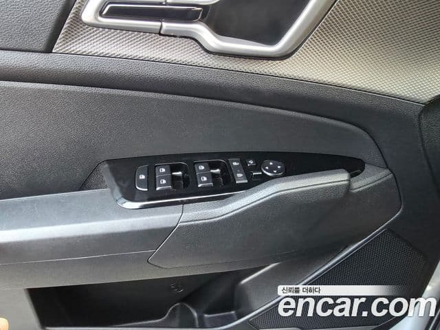 Kia Sportage 2022 — ფოტო 15/18