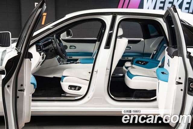 Rolls-Royce Ghost 2022 — ფოტო 7/11