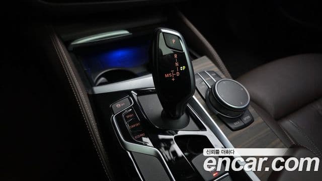 BMW 5 Series 2020 — ფოტო 9/20