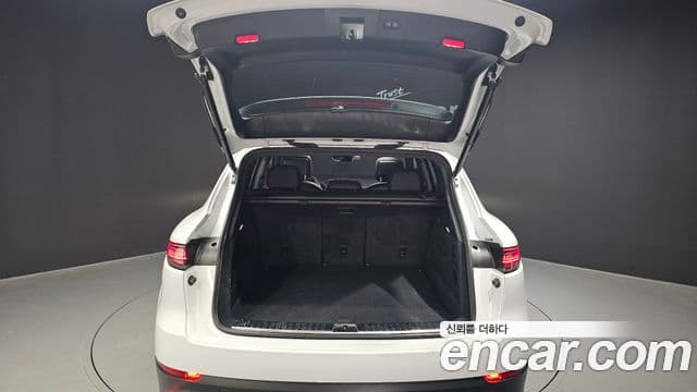 Porsche Cayenne 2019 — Фото 19/20