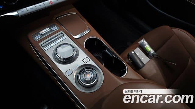 Genesis GV70 2021 — Şəkil 9/20