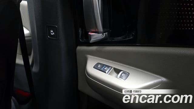 Kia Carnival 2024 — ფოტო 19/20