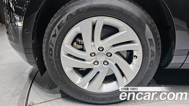 Land Rover Range Rover Evoque 2025 — фото 5 из 20