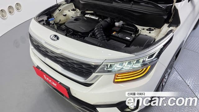 Kia Seltos 2020 — ფოტო 6/20